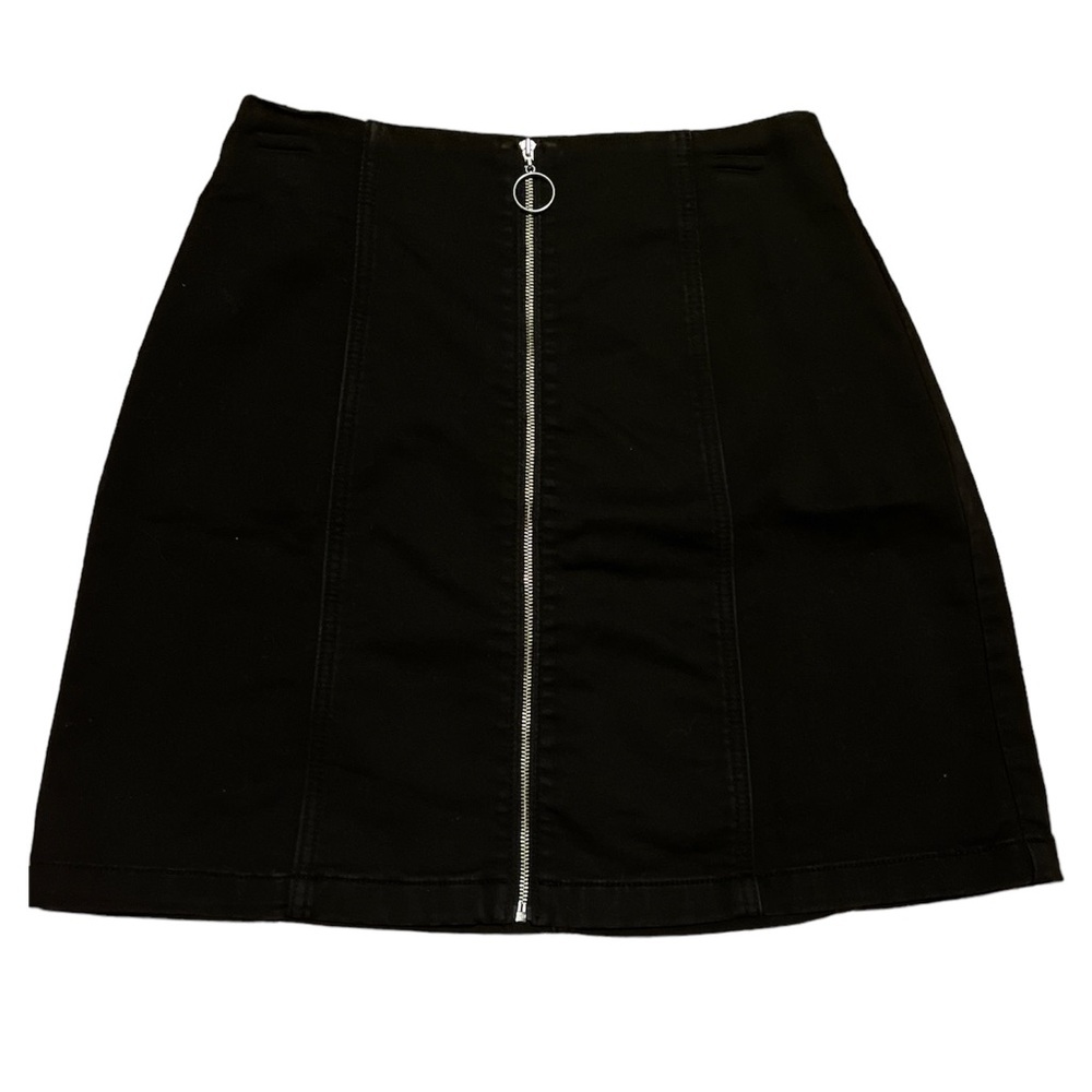 GU Black Full Zipper Skirt